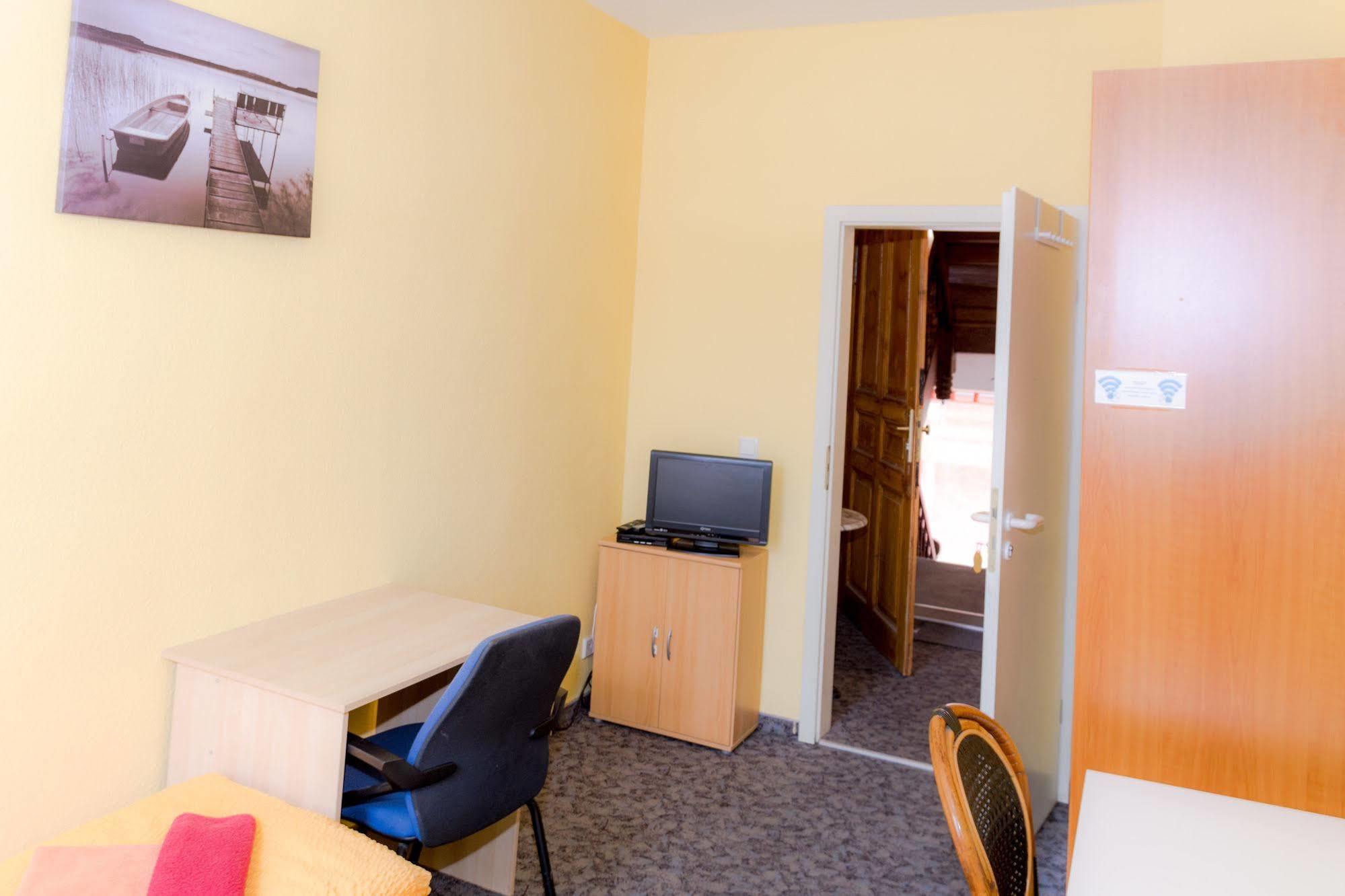 Pension Leipzig Georgplatz Exterior foto